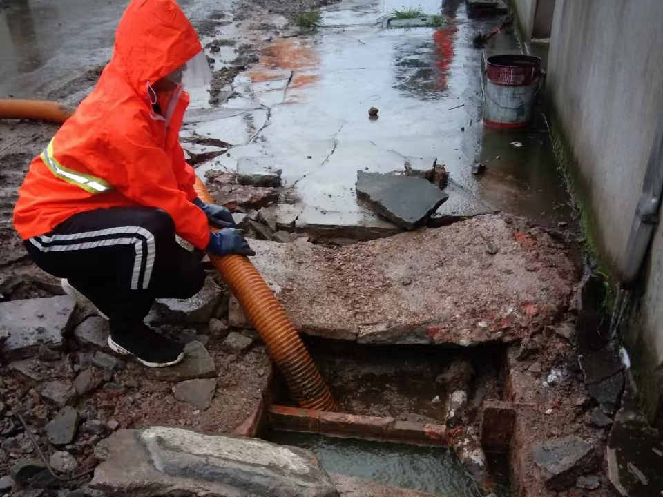 曲阜专业清理污水池 炜誉市政以规范流程守护城市 “肠道”